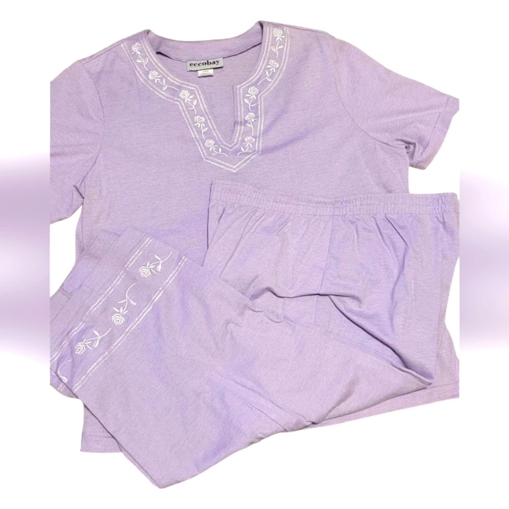Eccobay 2 Piece Capri Set.  Soft Cotton Comfort Size Large